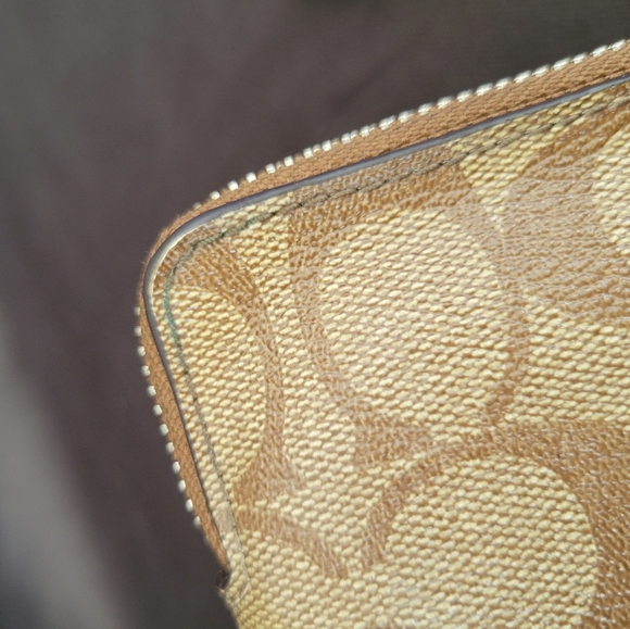 Coach Tan and Purple Signature Wristlet - Picture 3 of 5